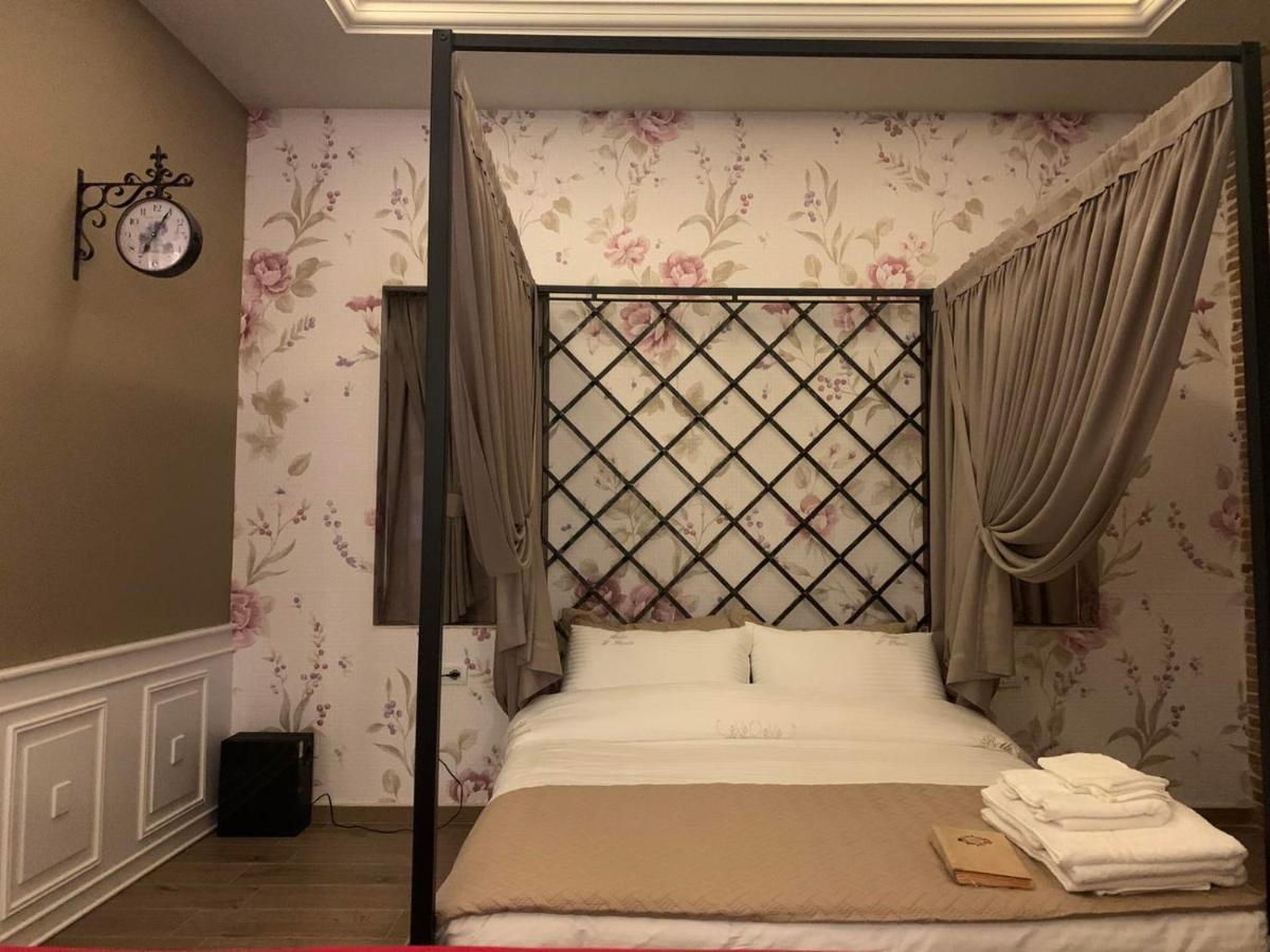 Belle, Littleparis Apartment Корча Екстериор снимка