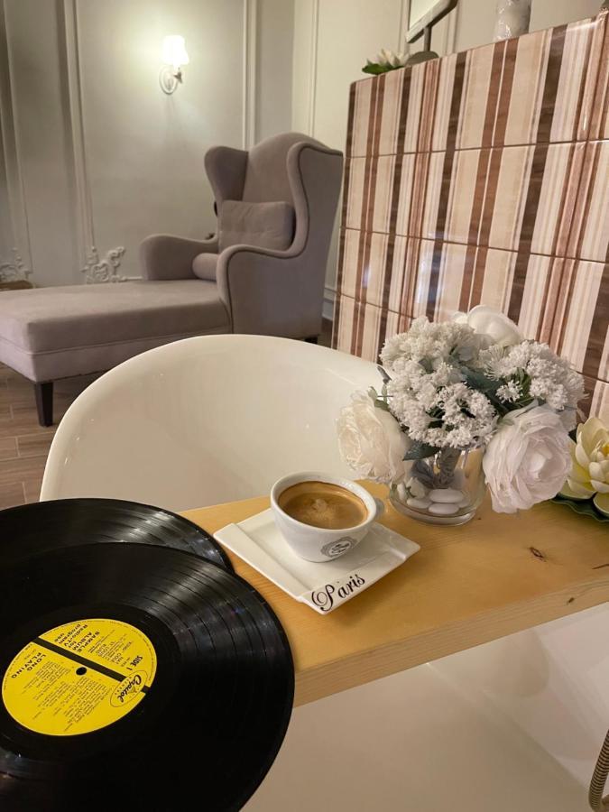 Belle, Littleparis Apartment Корча Екстериор снимка