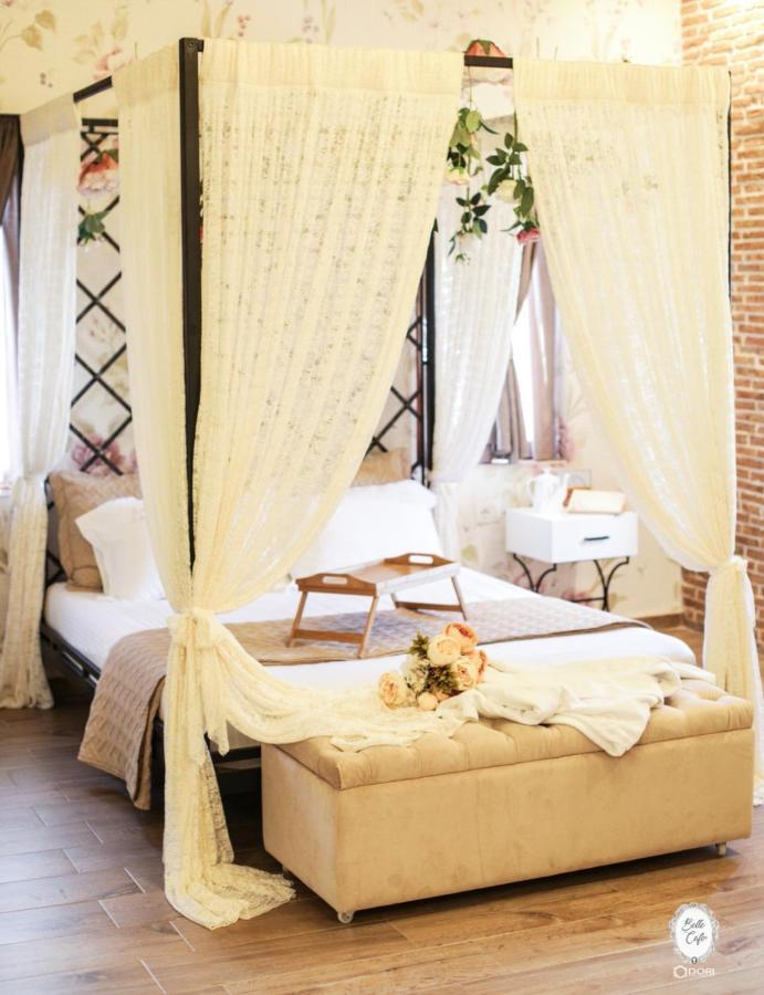 Belle, Littleparis Apartment Корча Екстериор снимка
